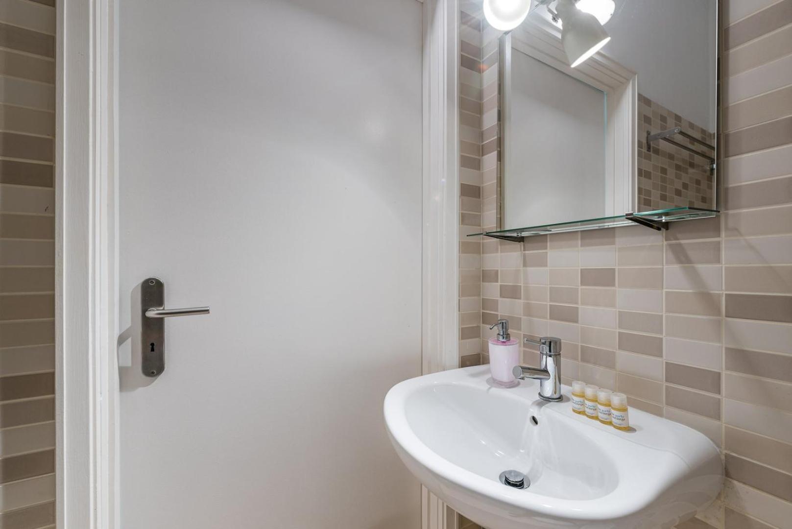 Guestready - Wellspring Bloom Apartment Porto Luaran gambar